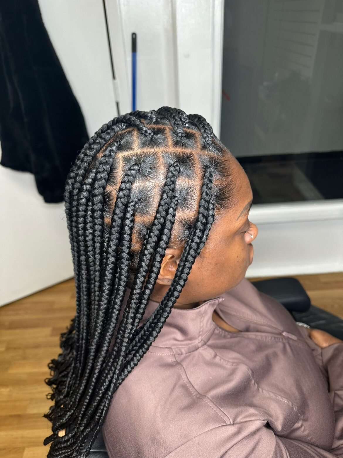 medium large knotless braids